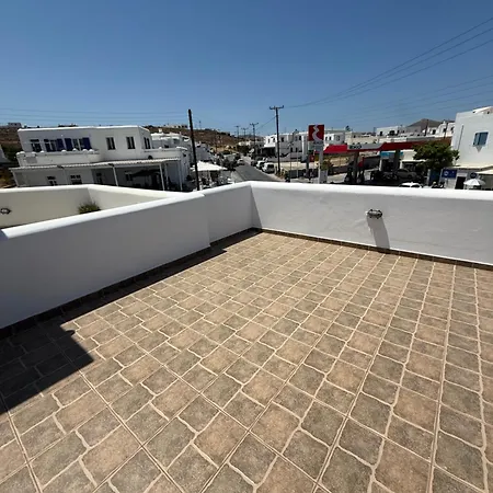 House * Νάουσα